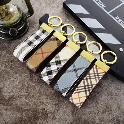 China Luxury BTS Key Chain Skip The Hop Luxury Wholesale Designers Bracelet Custom Metal For Women Leather Cute Letter Key Chain for sale