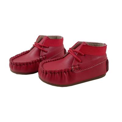 China 2022 new arrival baby leather flat casual shoes scare leather lace up with ribbon on top babies and boys moccasin for sale