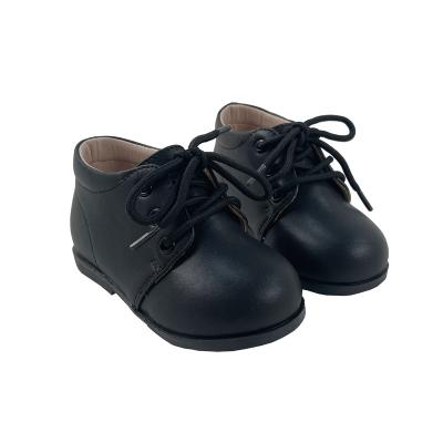 China 2022 Pre-walking flat children black newborn leather lace up baby sports shoes little ones school shoes for sale