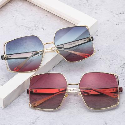 China Fashion Sunglasses 50802 Wholesale Stylish Korean Design Fashion Gradient Lens Rose Metal Sunglasses For Women for sale