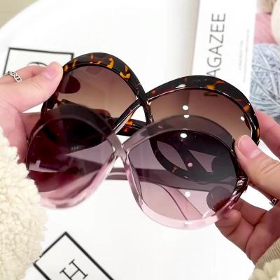 China New Fashion Sun Glasses Shade Sunglasses Female Sunglasses Frame 400 Glass Fashion UV Sunglasses for sale