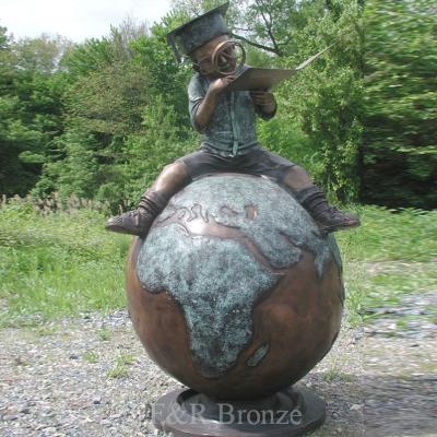 China Worldwide Customized Outdoor Life Size Decoration Bronze Or Brass Sculpture In Garden Park Reading Book for sale