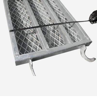 China Manufacturer Catwalk Customized Scaffold Steel Mesh Plank With Hooks zu verkaufen