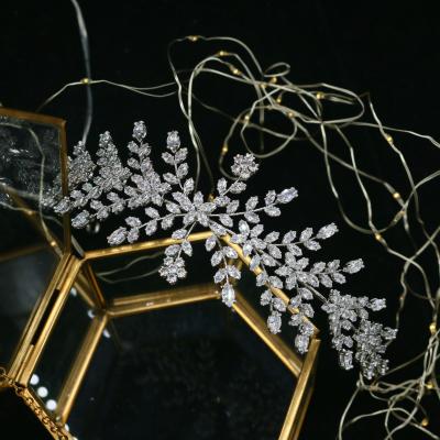 China New Design Fashionable Elegant Zirconia Luxury Vine Wedding Tiaras Elegant CZ Bridal Hair Jewelry Bridal Hair Accessories for sale