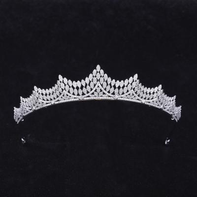 China New Popular Elegant Fashionable Pearl Princess Crown Bridal Wedding Headpiece CZ Zircon Royal Tiaras and Crowns for sale