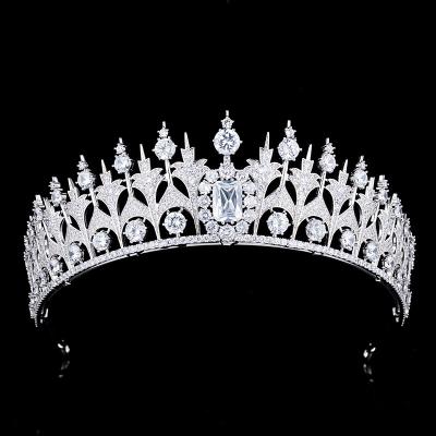 China AAAZirconia New Fashionable Wholesale YGS080 Sensitive Wedding Headpiece Crystal Prom Bride Crown Tiaras for sale