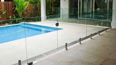 China Cerca de cristal al aire libre transparente, cercado de cristal completamente Frameless de la piscina en venta