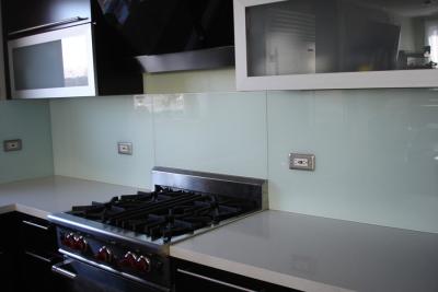 Cina Cucina di vetro dipinta Backsplash, Backsplash di vetro senza cuciture in vendita