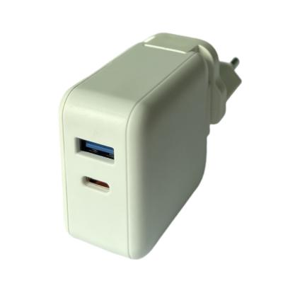 China UniversalÂ   65W GaN Super Fast Charging Type C USB Charger Super Fast Charging Adapter for sale