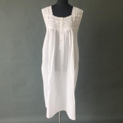 China Factory Price Breathable Factory Reasonable Price White Nightgown for sale