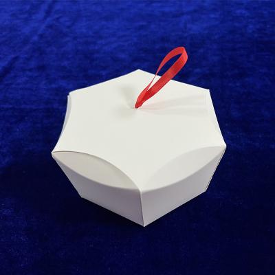 China Custom wedding candy box favors paper box with ribbon for sale