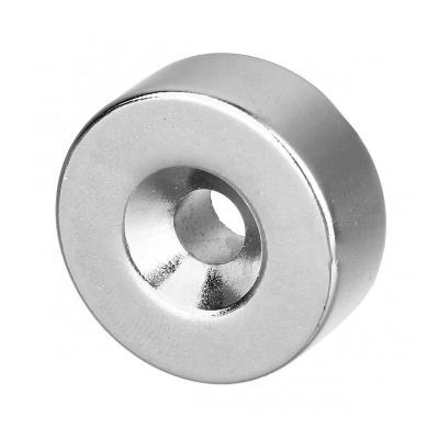 China Industrial Magnet N45 N48 N50 N52 M3 M5 Size Countersunk Screw Disc Neodymium Magnet for sale