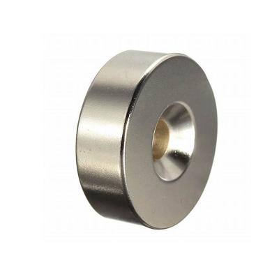 China Industrial Rare Earth Magnet N50 Super Strong Round Neodymium Countersunk With Screw Ring Magnets for sale