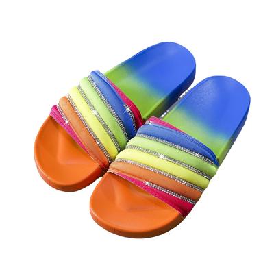 China Fashion Trend Women's Mixed Colors Rainbow Bling Flat Slippers Lady Soft Home Flip Flops Beach Sandals for sale