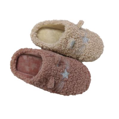 China Custom Made Plush Fluffy Indoor Slippers Women Slippers Fashion Trend Winter Bedroom Indoor Slippers for sale