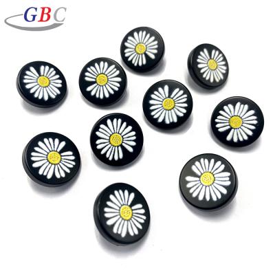 China New Dry Cleaning Fashion Design Daisy Flower Shape Metal Alloy Round Sew Button for sale