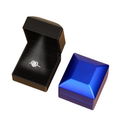 China Durable Custom Logo Luxury Led Jewelry Package Ring Boxes Jewelry Box With Lights for sale