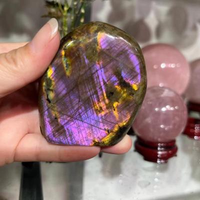 China Wholesale Instant Stunning Labradorite Light Purple Light Support Stones Europe Labradorite Purple Labradorite Stone for sale