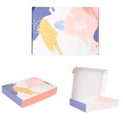 China Recyclable High Quality Hot Sale Beverage Blush Heart Paper Gift Box for sale