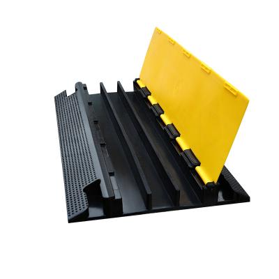 China Rubber Rubber Channels Heavy Duty Outdoor Use 3 Channel Pavement Durable Cable Protector Defender Safety Cable Ramp for sale