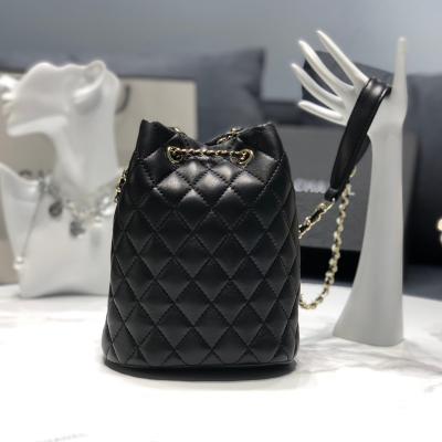 China Designer wallets pinch handbags 2021 good quality women's handbags bullet bucket bags famous brands handbags for sale