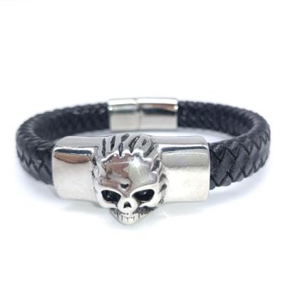 China New Leather Health And Environmental Stainless Steel Bracelet Rope Woven Hand Rope Skull Accessories Magnet Buckle Head Wholesale for sale