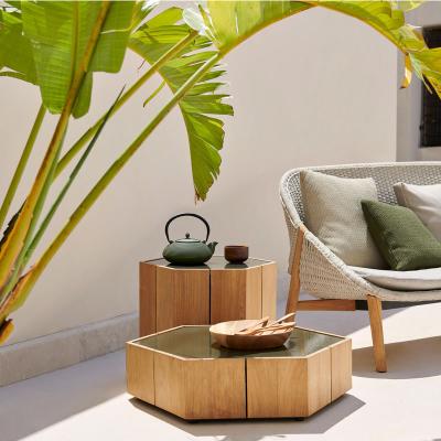 China Modern Simple and Creative Wooden Side Garden Patio Small Modern Family Table Coffee Tea Table Northern Europe Sofa Side Table for sale