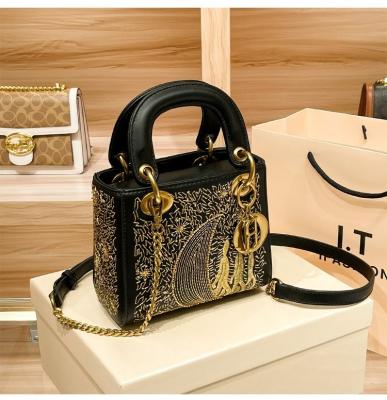 China Water Resistant 2023 Designer Luxury New High Quality Princess Diana Bag Rhombic Pattern Handbag for sale