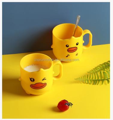 China 250ml BPA Free Reusable Kids Duck Animals Shape BPA Free Juice Drink Kids Plastic Cup for sale