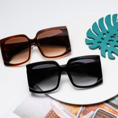 China 2021 Trend Personality Frame Fashion Men And Women Sunglasses UV400PC Frame Sunglasses Thick Big Big Feet for sale