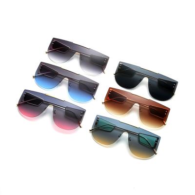 China Personality Trend 2021 Newest Style Fashionable Metal Temple Wide Sun Glasses for sale