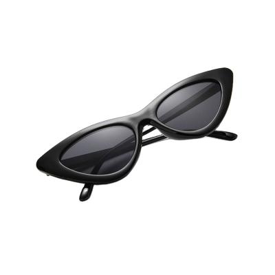 China Super Stylish Hot Selling Retro Frame Ladies Sun Glasses For Party for sale