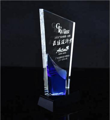 China Custom Europe China trophy crystal glass materisl award trophy with free gift box for sale