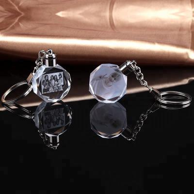 China Lead Crystal Key Chain For Gift Wedding Keepsake Guest 3D Engraved Pattern Crystal Key Chain for sale