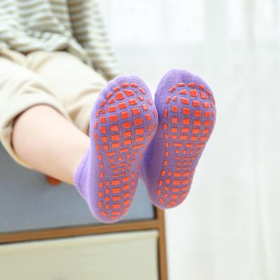 China Wholesale Bulk Breathable Sapatos Trampolim Soild Color Kids Custom Trampoline Bumps Grip For Trampoline for sale