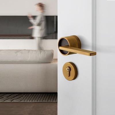 China Luxury Modern Interior Zinc Alloy Door Knob Coffee Color Door Lever Handle For Bedroom for sale