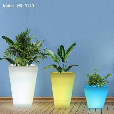 China Simply Plastic Battery Operated Led Flower Pot for sale