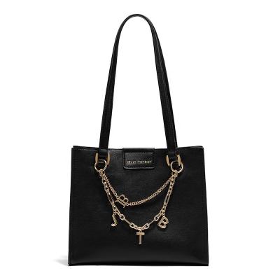 China Fashion Large Capacity Fashion Tote Bag Chains Bag Designer Brand Shoulder Bags Women Black Handbags for sale