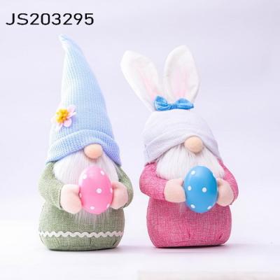 China Novelty Thanksgiving Decor Tomte Swedish Nonwoven Gnomes Soft Toy Gnome With Eggs Decor for sale