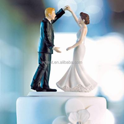 China Night Wedding Cdancing Wedding Away Couple Figurine Cake Topper for sale