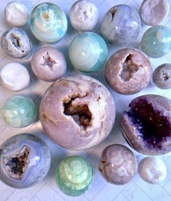 China Natural China Stone Pink Amethyst Sphere Healing Stone Crafts Decorative for sale