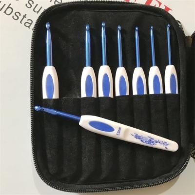 China PS+Aluminum 16pcs/set Blue And White Color Aluminum Crochet Hook Knitting Needle Set With PU Case for sale