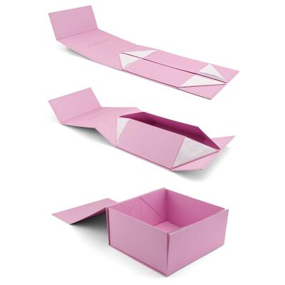 China Recyclable Holographic Flat Foldable Paper Gift Box Packaging Magnetic Closure For Clothing for sale