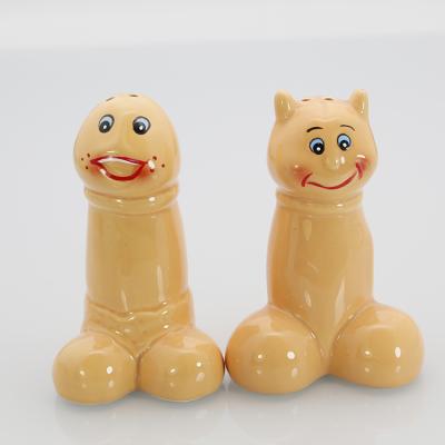 China Home .Restaurant.Bar.Hotel Funny Man Ceramic Salt And Pepper Shaker Set Gift For Best Friend for sale