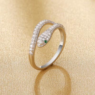 China Fashion CZ Diamond Zircon Iced Out Animal Jewelry Green Eye 925 Sterling Silver Wrap Snake Shaped Snake Non-fading Ring for sale