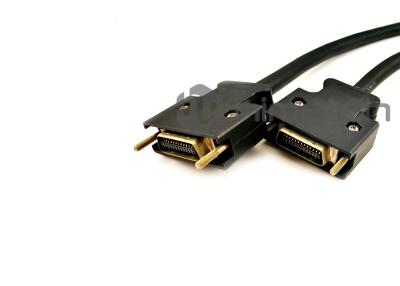 China Hohes Flex SCSI MDR 26pin zum Kamera-Verbindungs-Kabel MDR 26pin mit Schraubensicherung für dynamische Anwendungs-Millionen fährt rad zu verkaufen