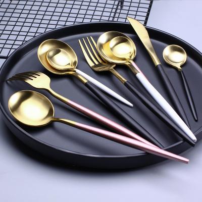 China Sustainable Luxury Gold Restaurant Home Dinnerware Spoon And Fork Set Stainless Flatware Sets for sale