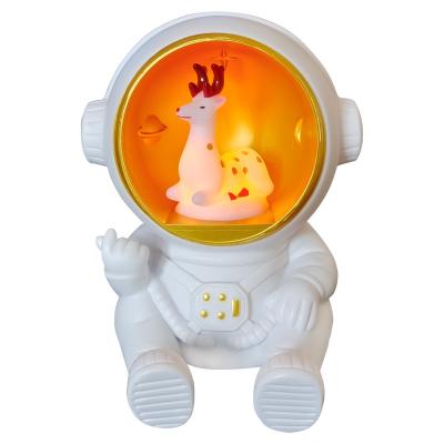 China 2021 new arrival function phone astronaut led light bluetooth speaker for sale