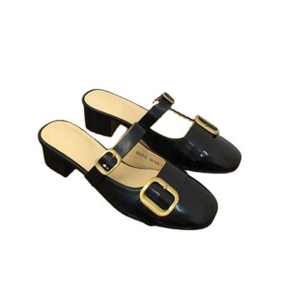 China 2021 New Arrival Breathable Buckle Strap Assorted Color Genuine Leather Square Heel Women Ladies Slippers Shoes for sale