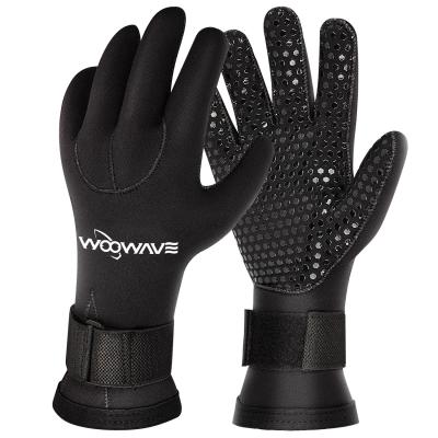 China Guantes térmicos de surf de 5 dedos de 3 mm de neoprene antideslizante para buceo y pesca con lanza en venta